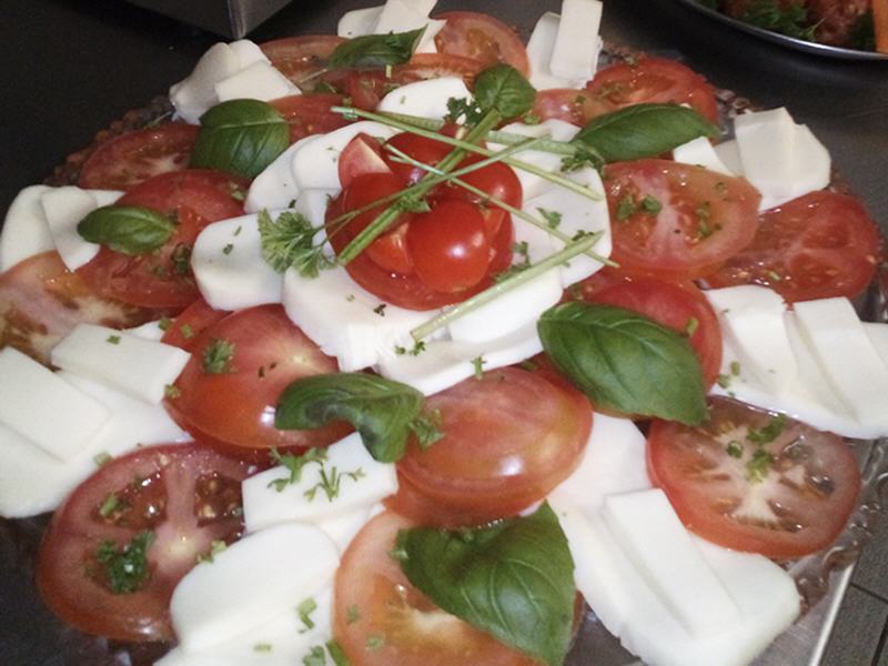 Tomaten Mozarella Salat